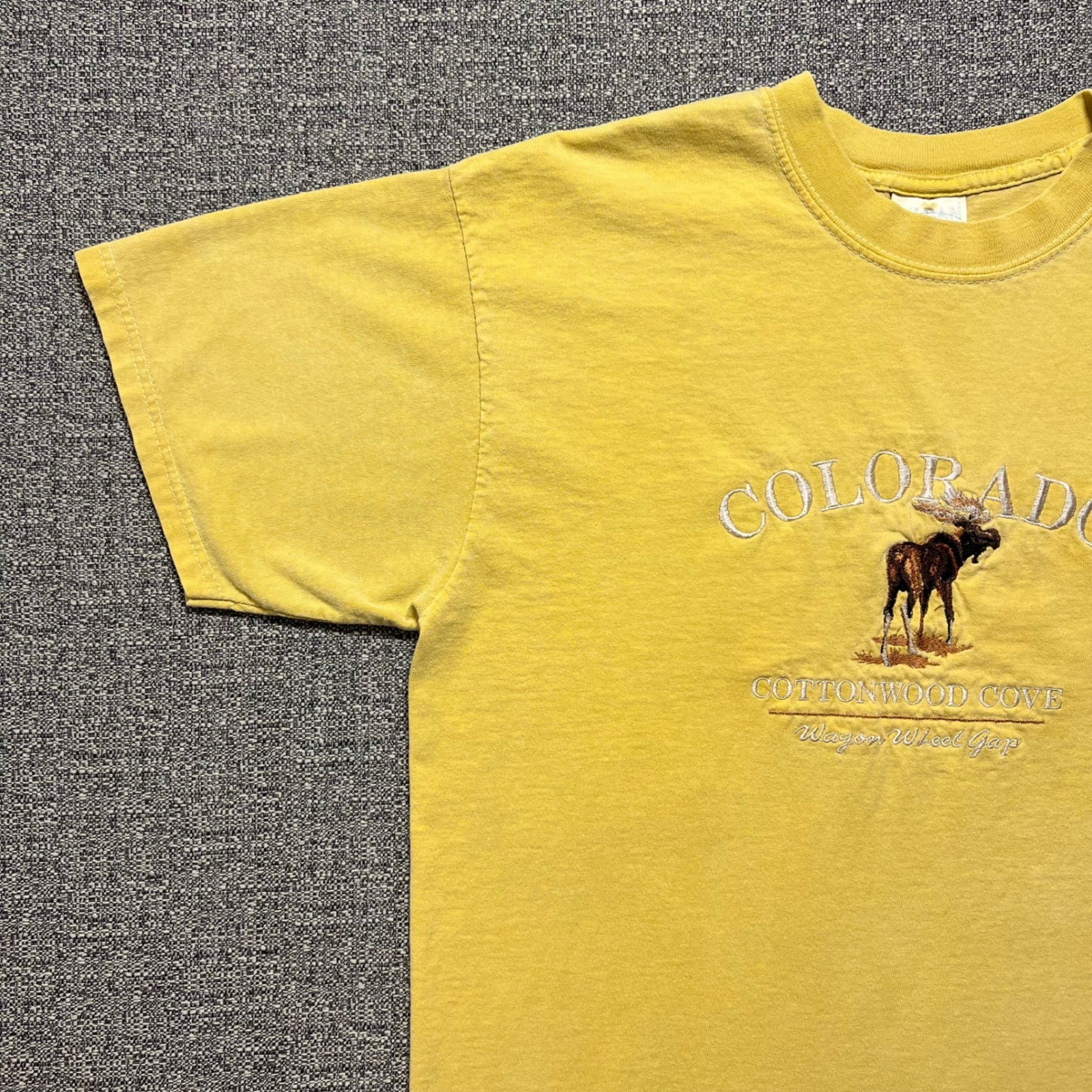 Vintage 90s Colorado Shirt Large L Embroidered Moose Yellow Nature Souvenir Tee