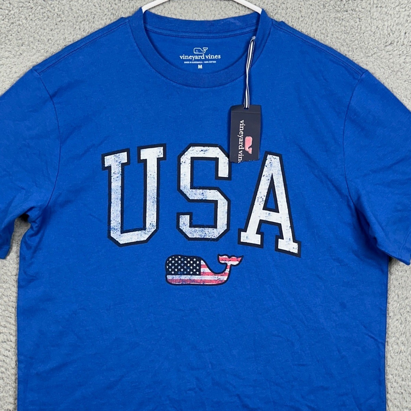NEW Vineyard Vines T-Shirt Mens Medium Blue USA Flag Whale Graphic Tee Casual