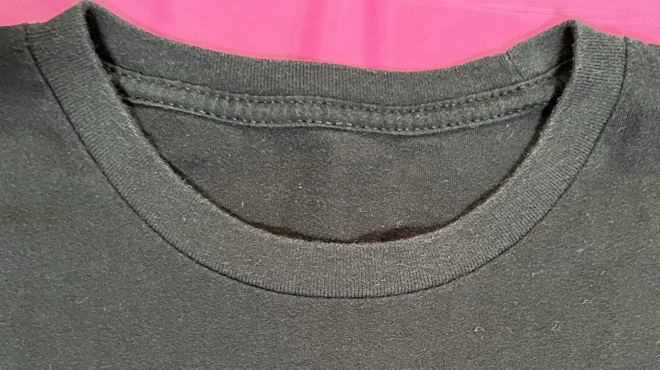 Black Vertical Tshirt No Size, Measurements Available No Tag Preowned