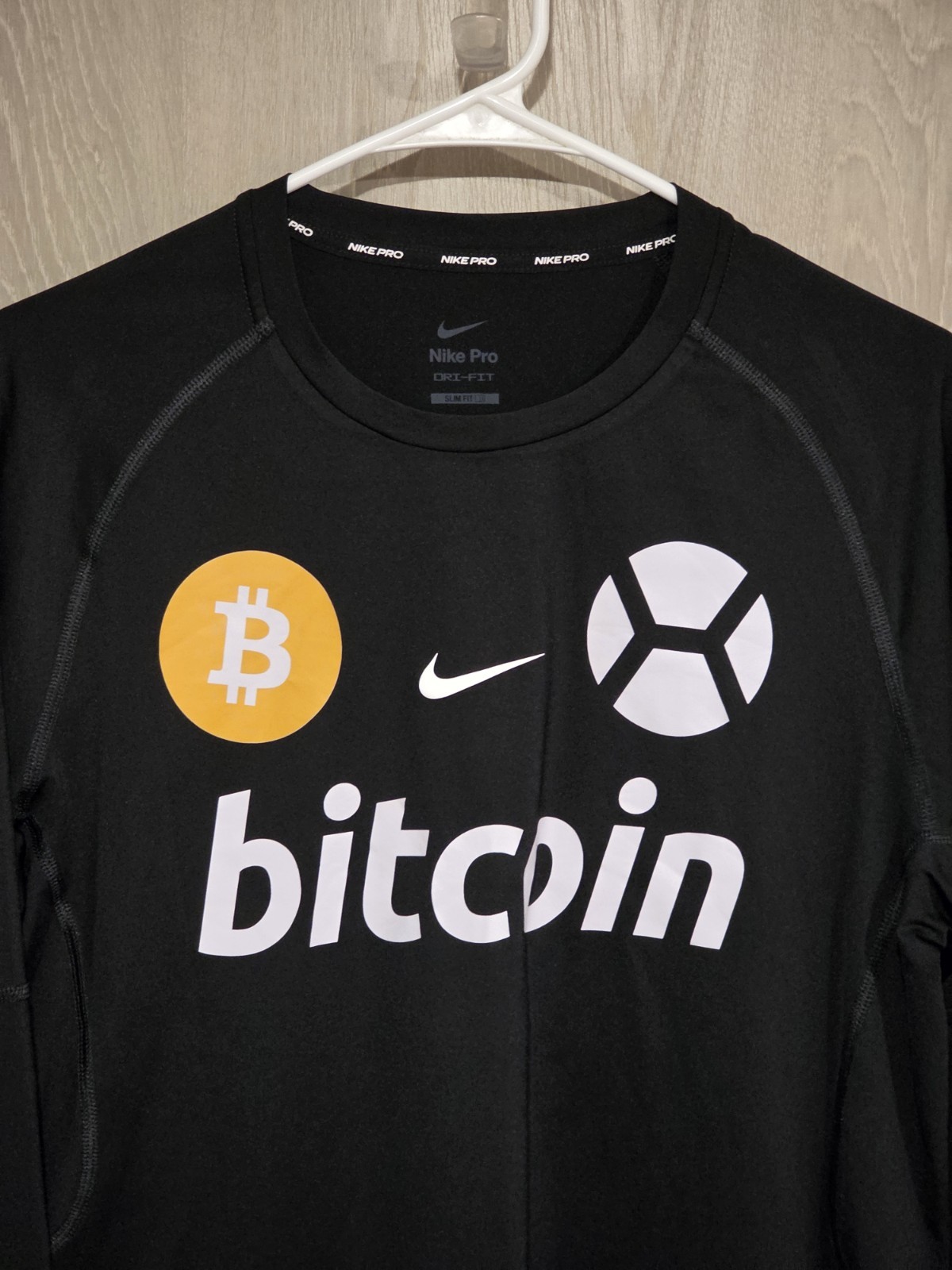 NIKE PRO Bitcoin Performance Shirt Men’s L Black Long Sleeve Polyester & Spandex