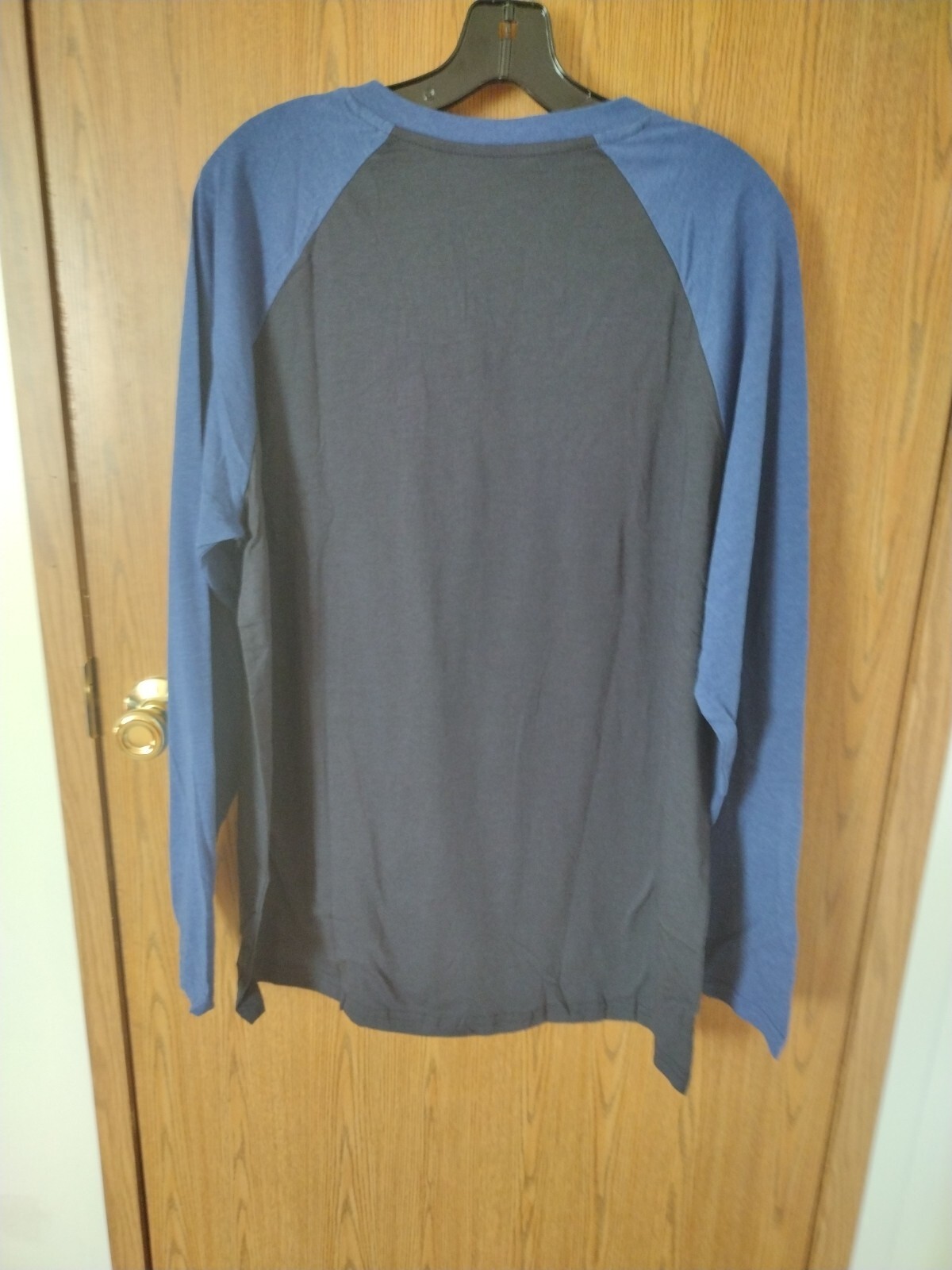 Hethcode New Men’s Blue Athletic Long Sleeve Shirt V Neck Size XL Slim Fit