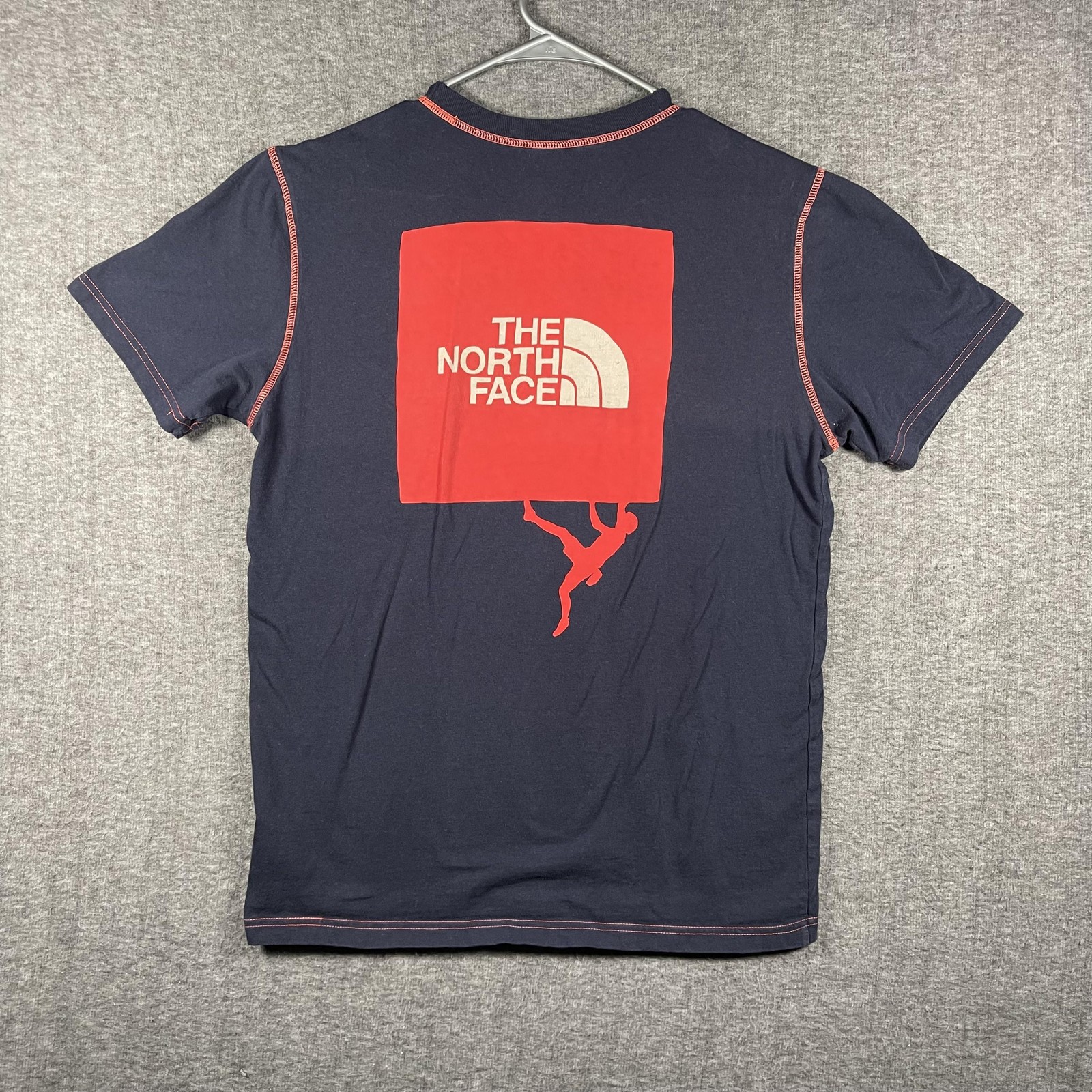 The North Face Shirt Mens Medium Navy Blue Red Climber Logo Tee Hanging Man