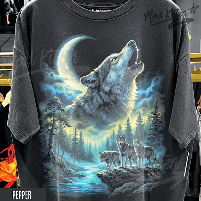 Vintage Wolf Graphic Comfort Tee