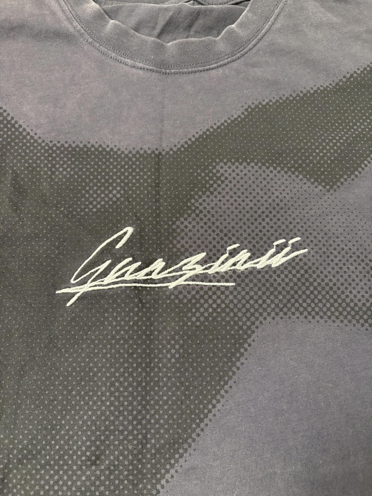 Gunzinii streetwear t shirt great condition