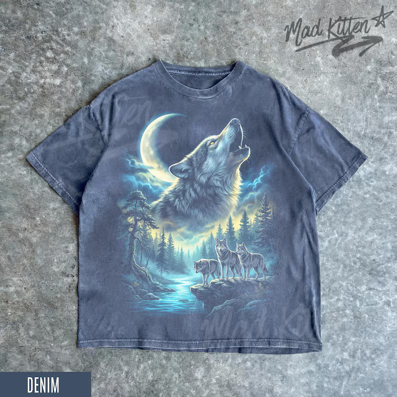 Vintage Wolf Graphic Comfort Tee