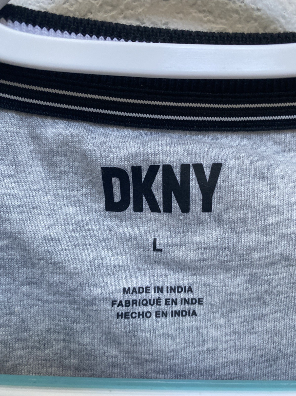 NEW DKNY Men’s T-Shirt Short Sleeve Crew Neck White Gray Large NWT $49.50