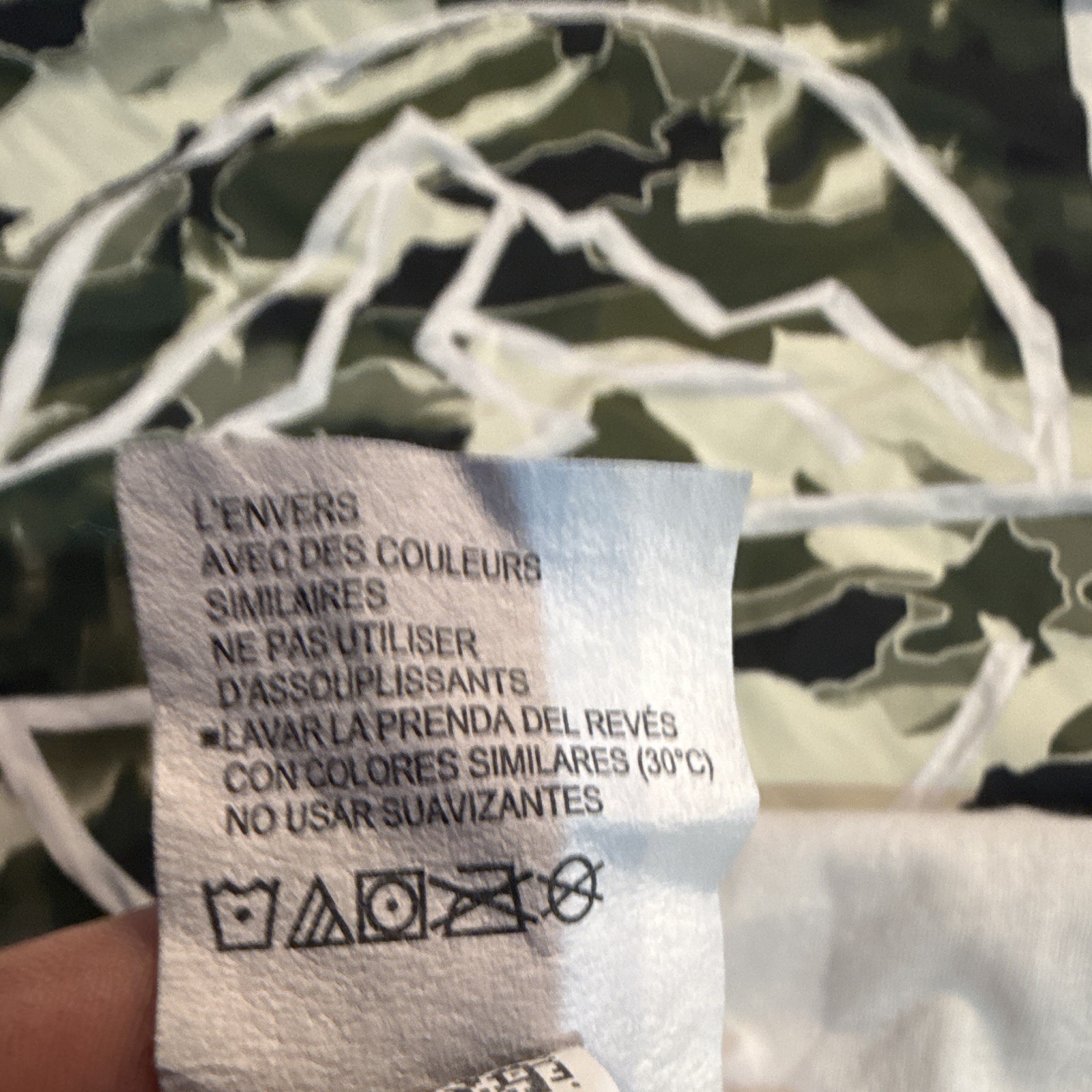 Under Armour White Graphic Camo Logo Tee Crew Neck Short Sleeve Men’s L Loose
