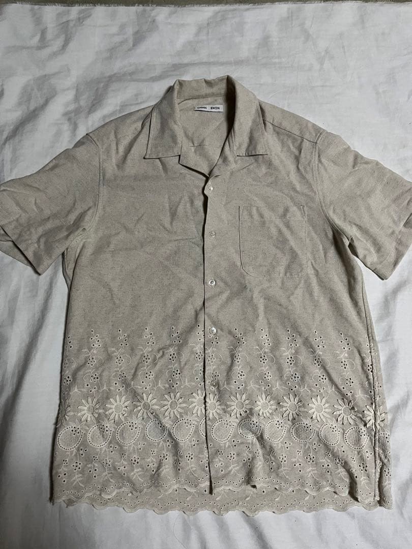CMMN SWDN Floral Cut Out Shirt Size M Medium Short Sleeve Button Up Casual Tops