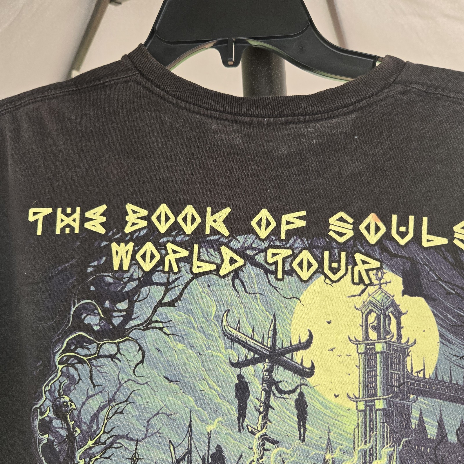 Iron Maiden The Book Of Souls 2017 Concert T-Shirt Size L Men’s Graphic Tee