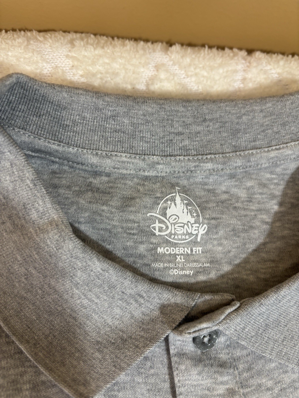 New Disney Parks Club 33 Embroidered Logo Gray Modern Fit Polo Shirt Men Size XL