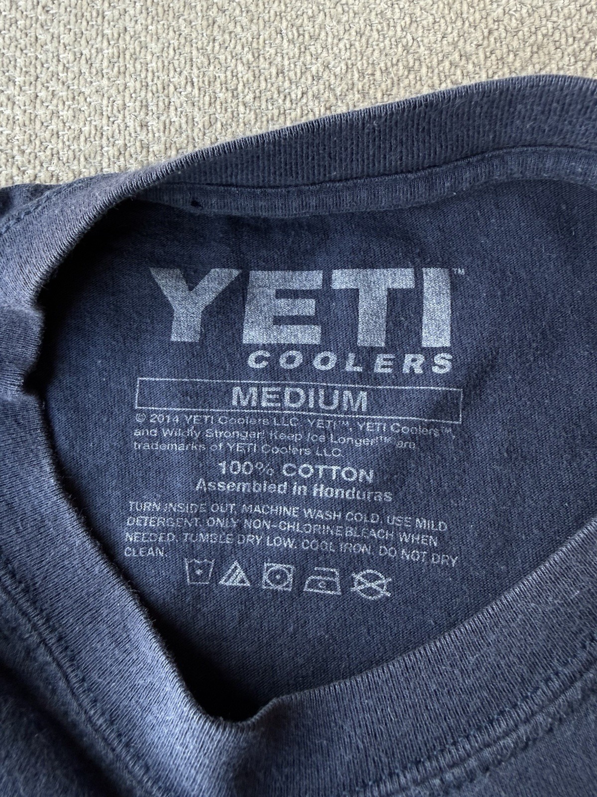 YETI Navy Graphic Logo Crew Neck Short Sleeve Cotton Jersey Men’s T-Shirt M
