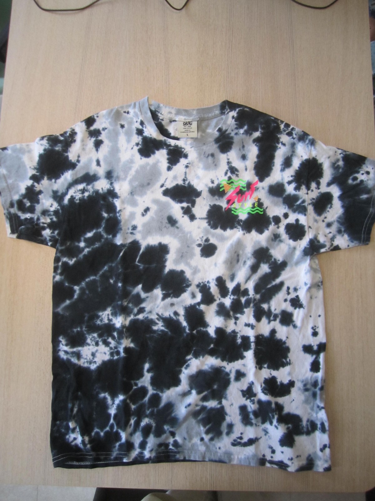 Retro Vintage Surf Style Tie-Dye T-Shirt – Black/Gray/White – size Large