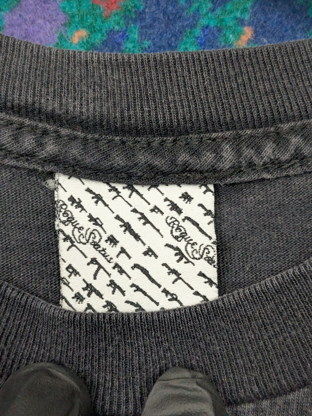 Vintage 2000s Rogue Status The Man Keep Pouring It On T-Shirt Grunge Faded Y2K