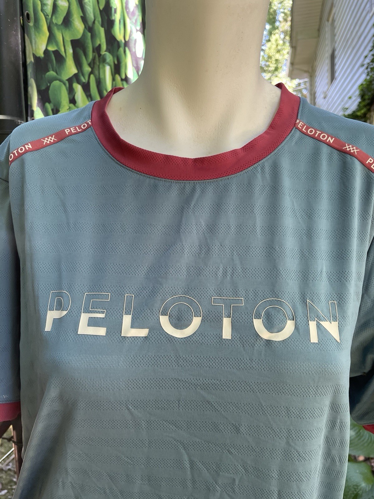 PELETON T Shirt Men’s or Womens L Lightweight Blue & Red w logo Easy Care Good