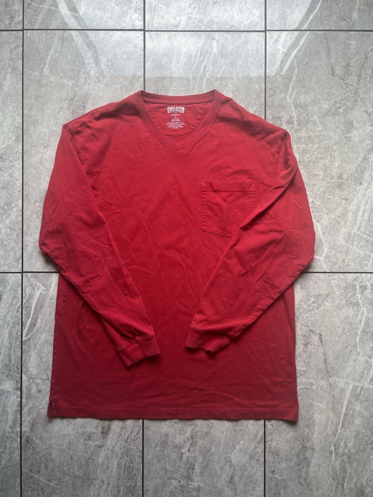 Duluth Trading Co Longtail T Shirt Mens Large Red L/S 100%Cotton V-Neck Pocket L