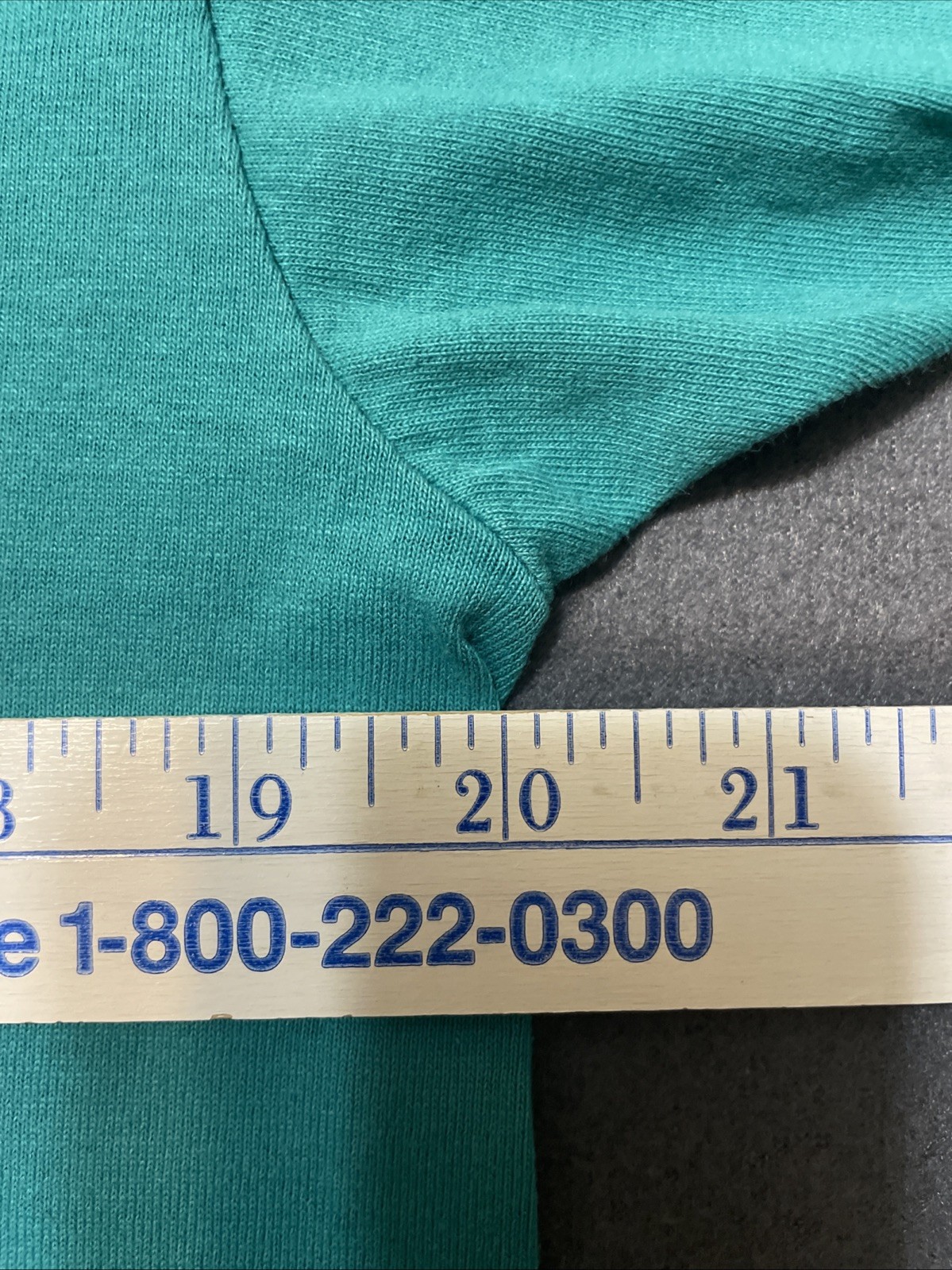 Single Stitch Screen Stars Tag ‘I’d Rather Be Quilting.’ Teal Crewneck Size LG