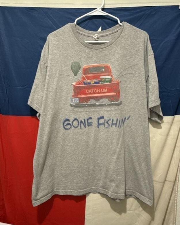 Vintage Delta Pro Weight Gone Fishin’ Red Pickup Truck Graphic T-Shirt Gray XL