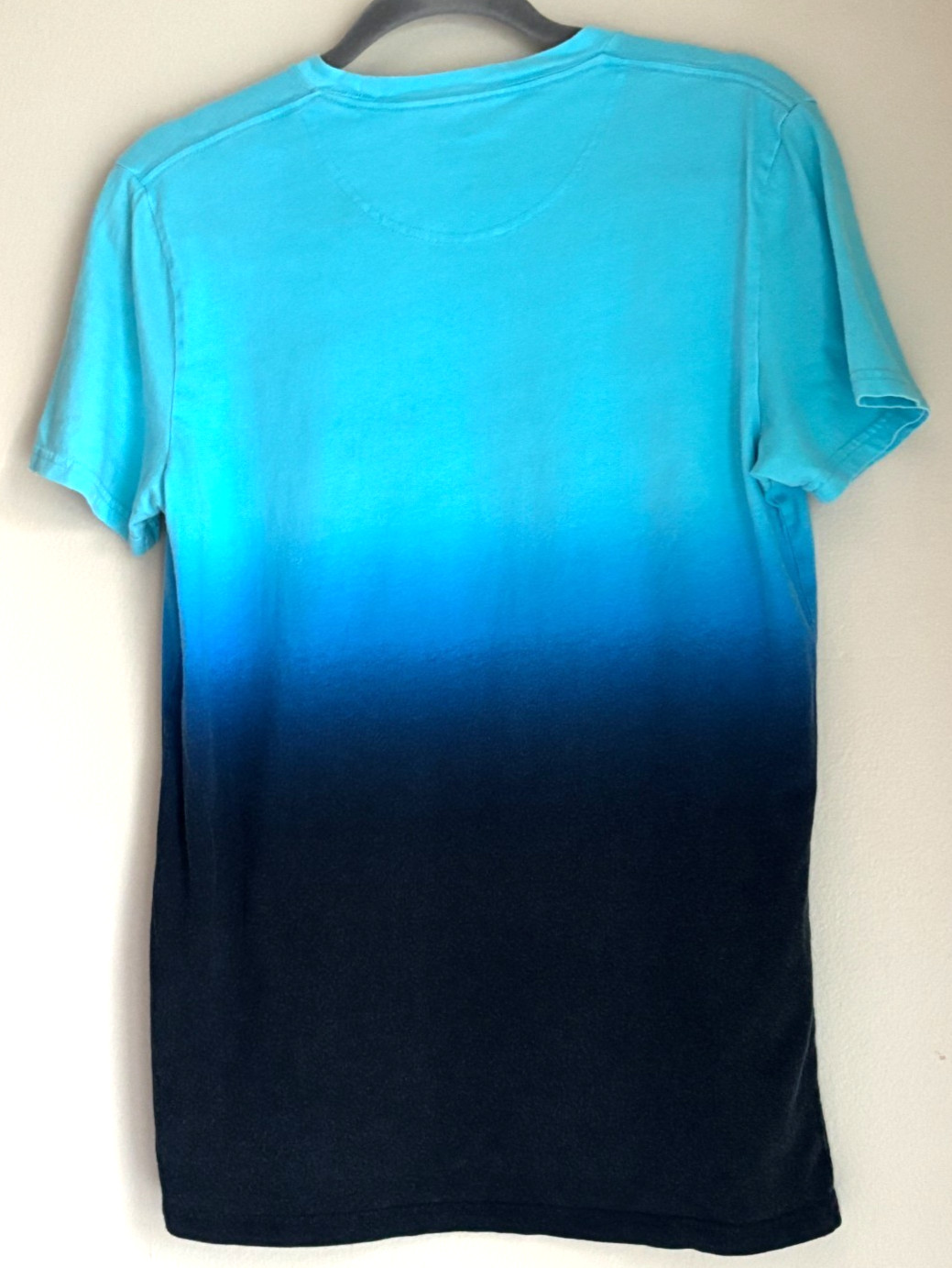 Hollister Must-Have Collection Ombre Tee Shirt Adult Medium Embroidered Logo
