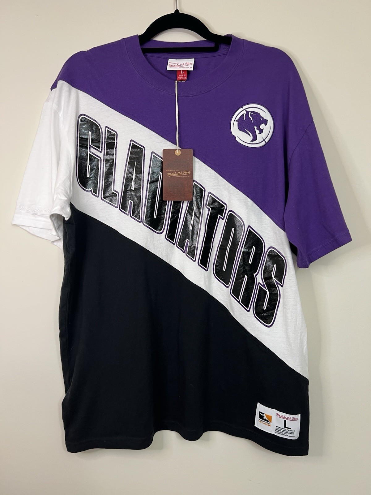 Mitchell & Ness Overwatch League Gladiators Colorblock Logo Men’s L T-Shirt