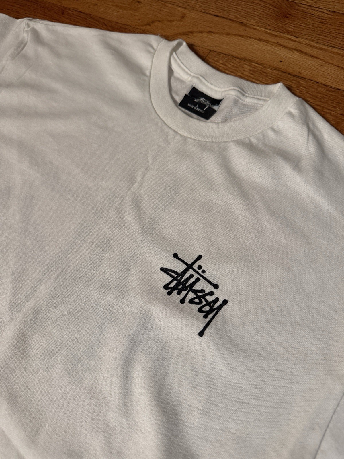 Stussy Basic Logo T Shirt White Black Graphic NWOT Cut Neck Tag Made in Mexico