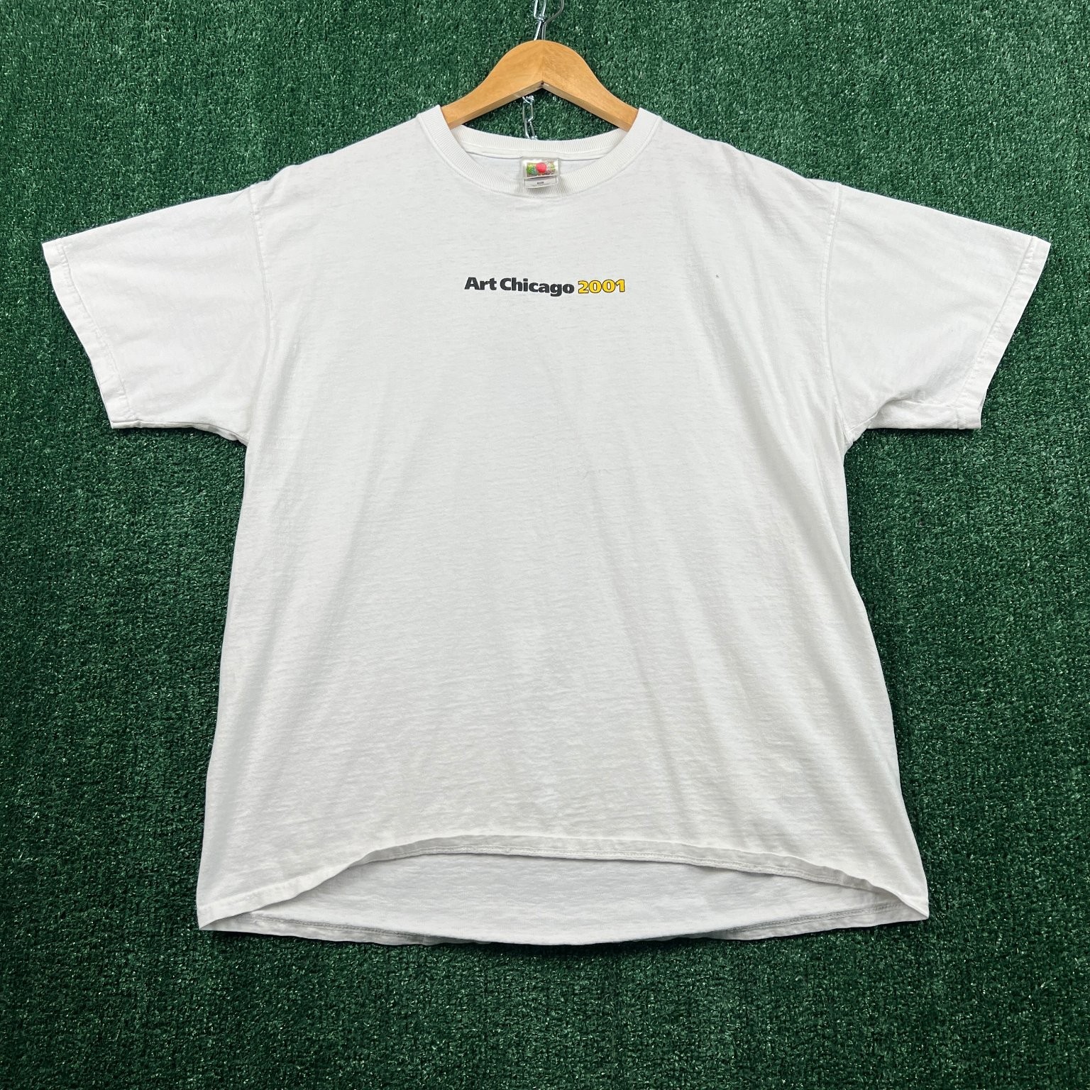 VTG Art Chicago 2001 Graphic Tee Men’s XL White Expo Print Event Back Print Y2K