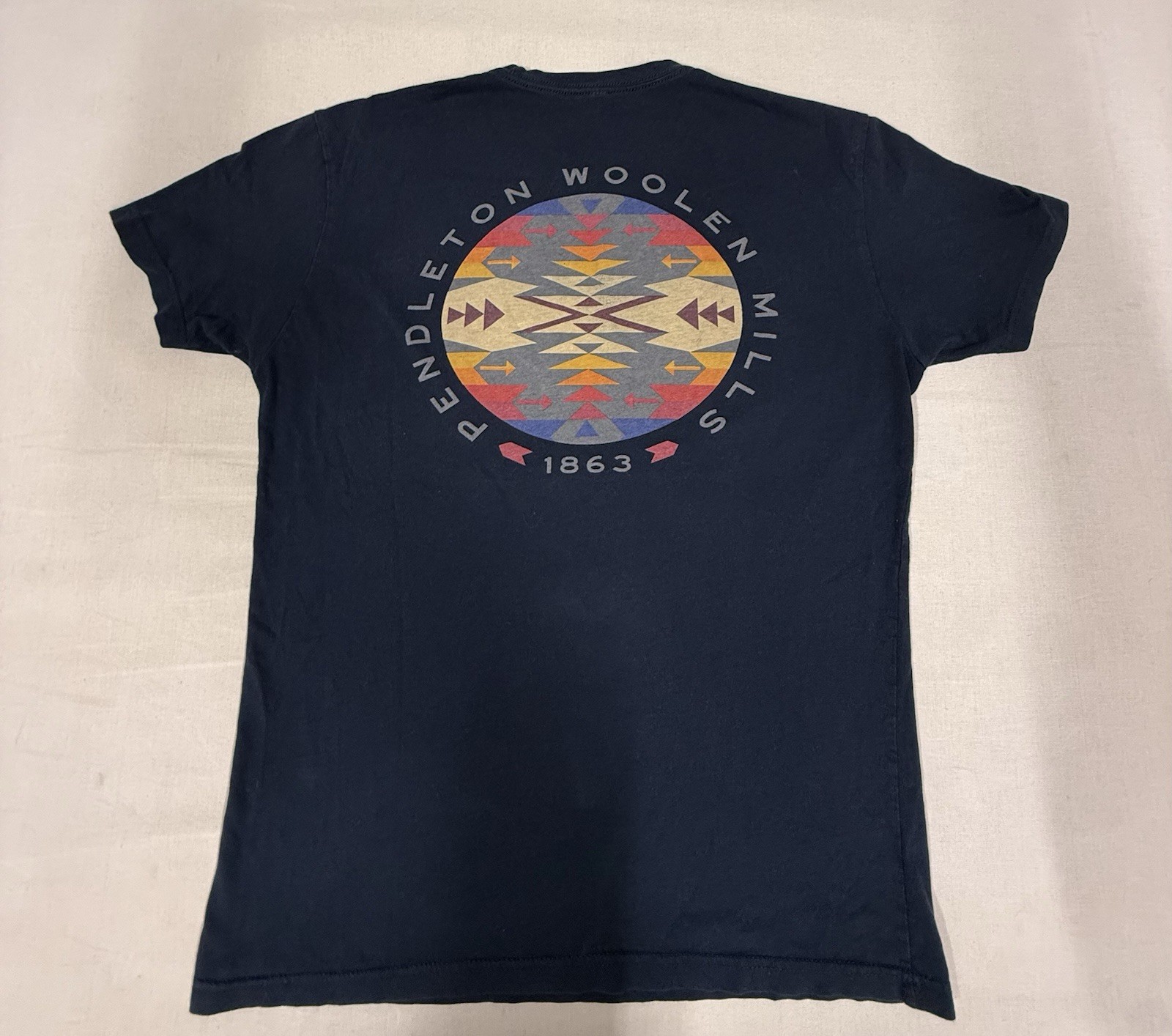 Pendleton Woolen Mills Aztec Tucson Navajo Native Print T-Shirt Men’s M 139
