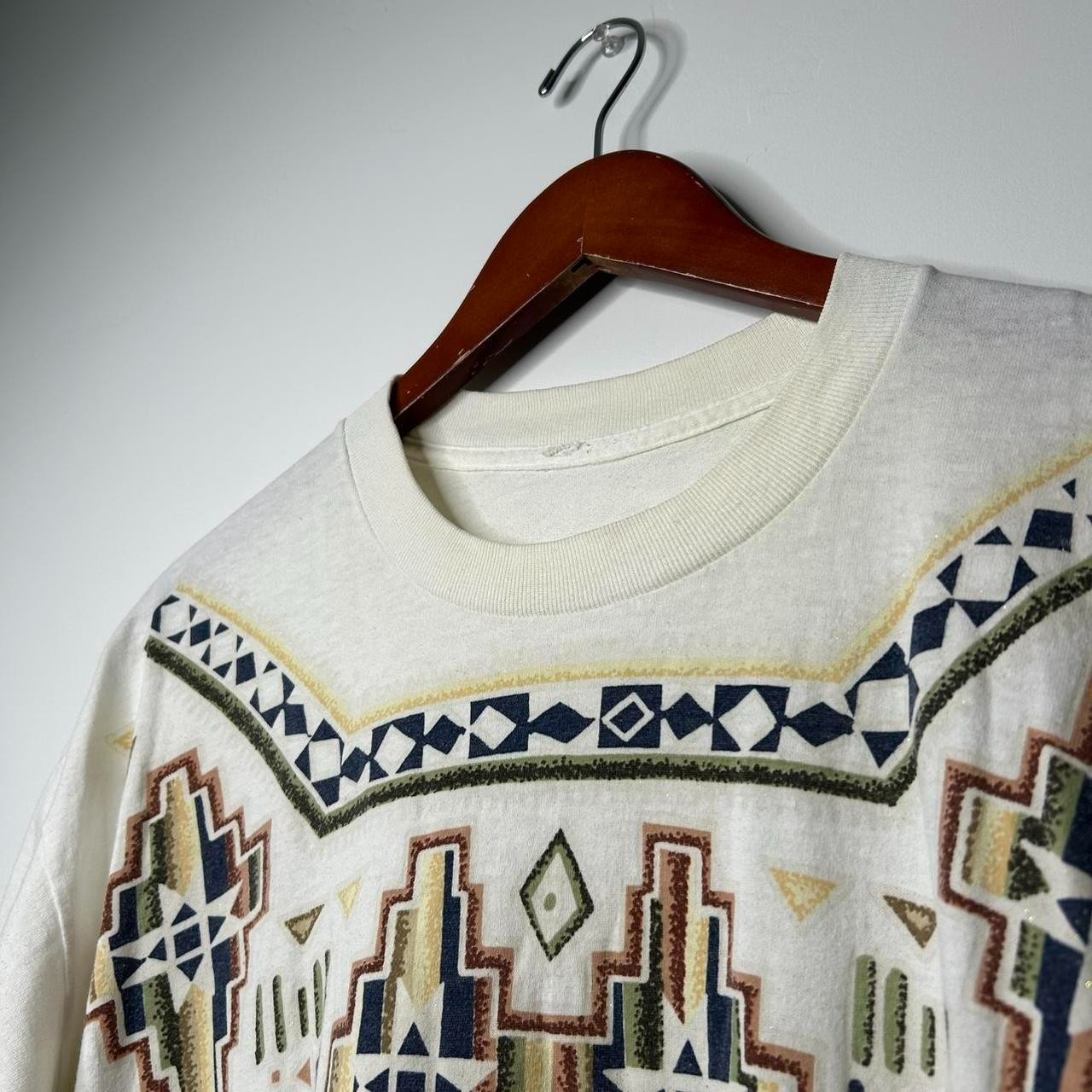 90s Native American Tee no tag about a size large