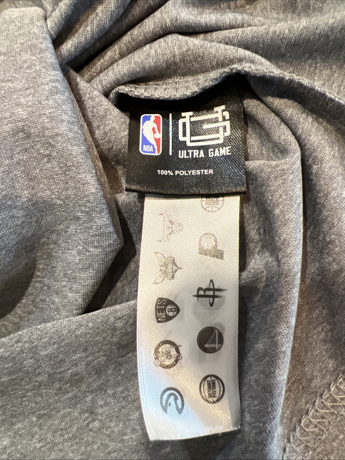 NBA Milwaukee Bucks 100% Polyester Long Sleeve Graphic Shirt Men’s Size XL Gray
