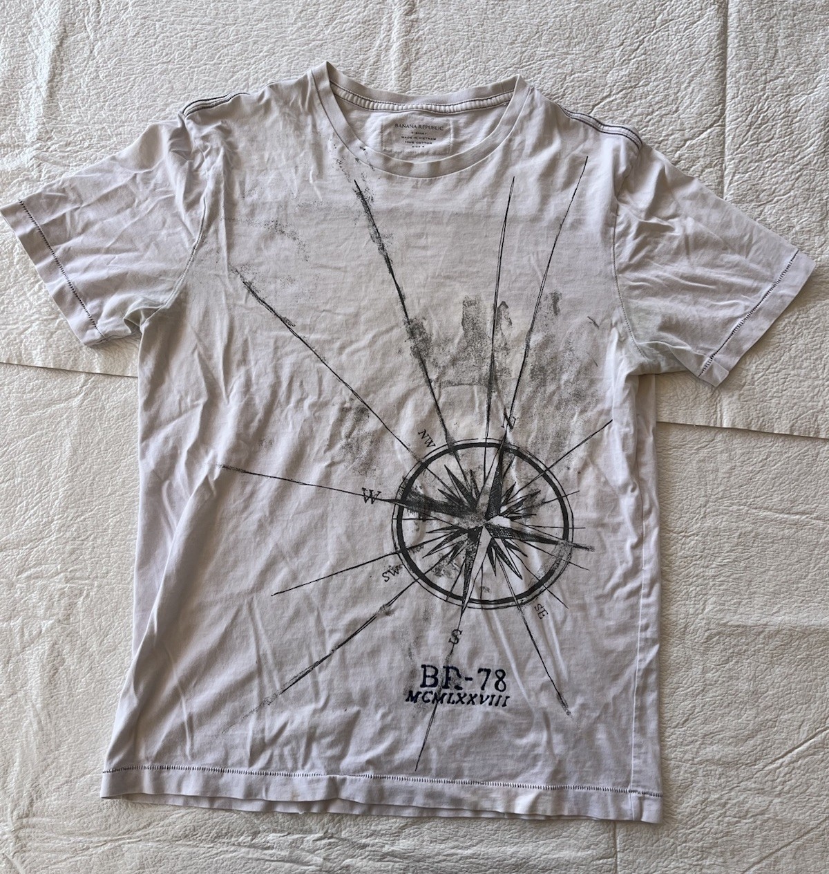 Banana Republic Small LightGray Short Sleeve Compass Graphic T-Shirt Y2K