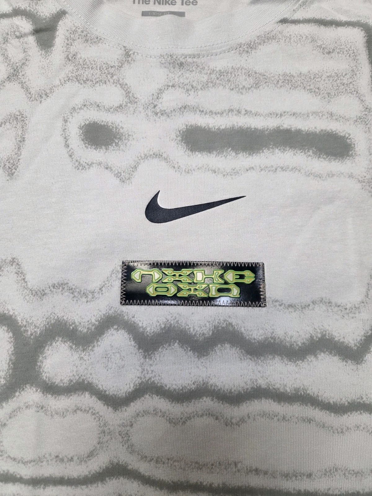 Nike All Over Print Abstract Graphic Shirt Mens Large Gray Loose Fit Swoosh NWT