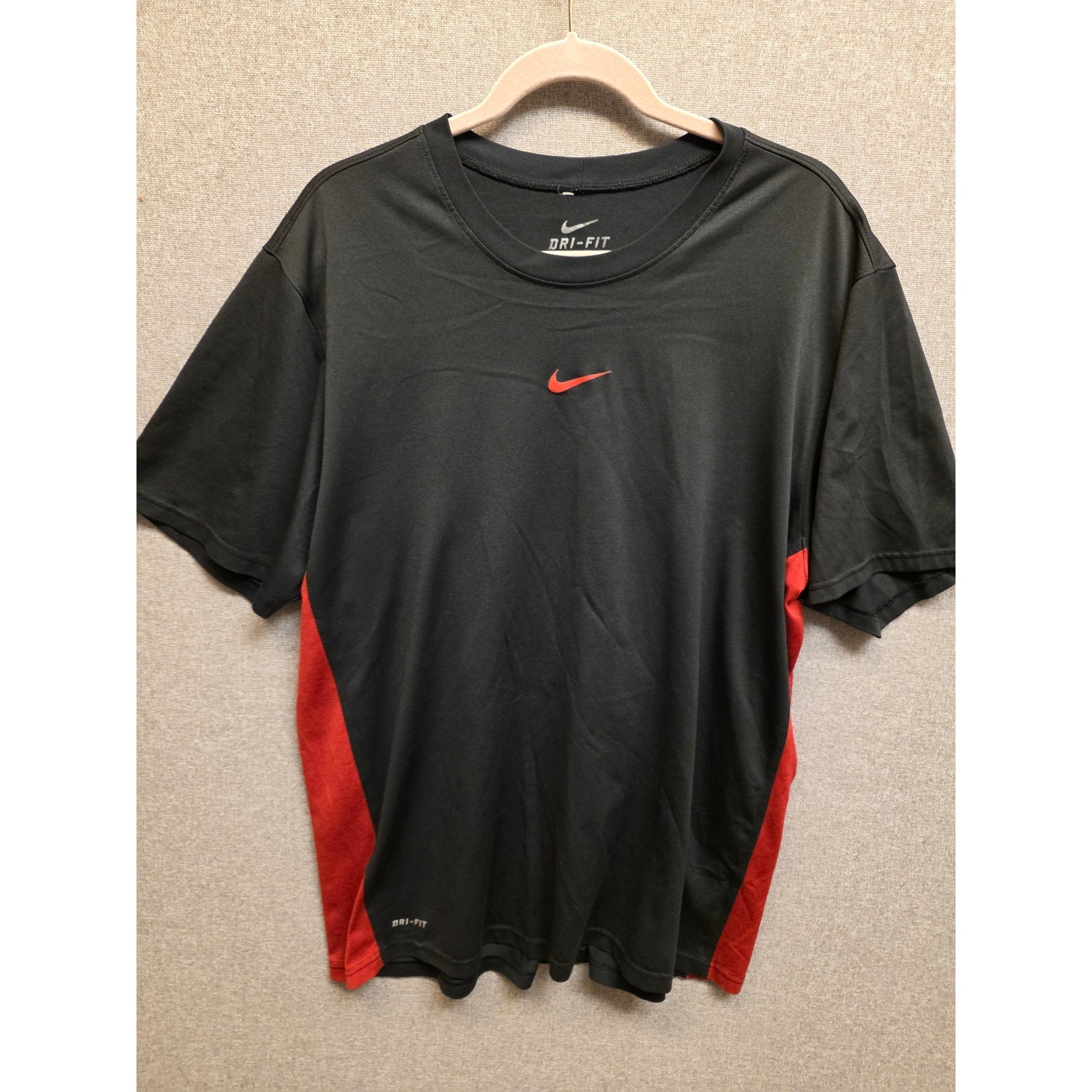 Nike Dri-FIT Mens XL Black Red Athletic Performance T-Shirt
