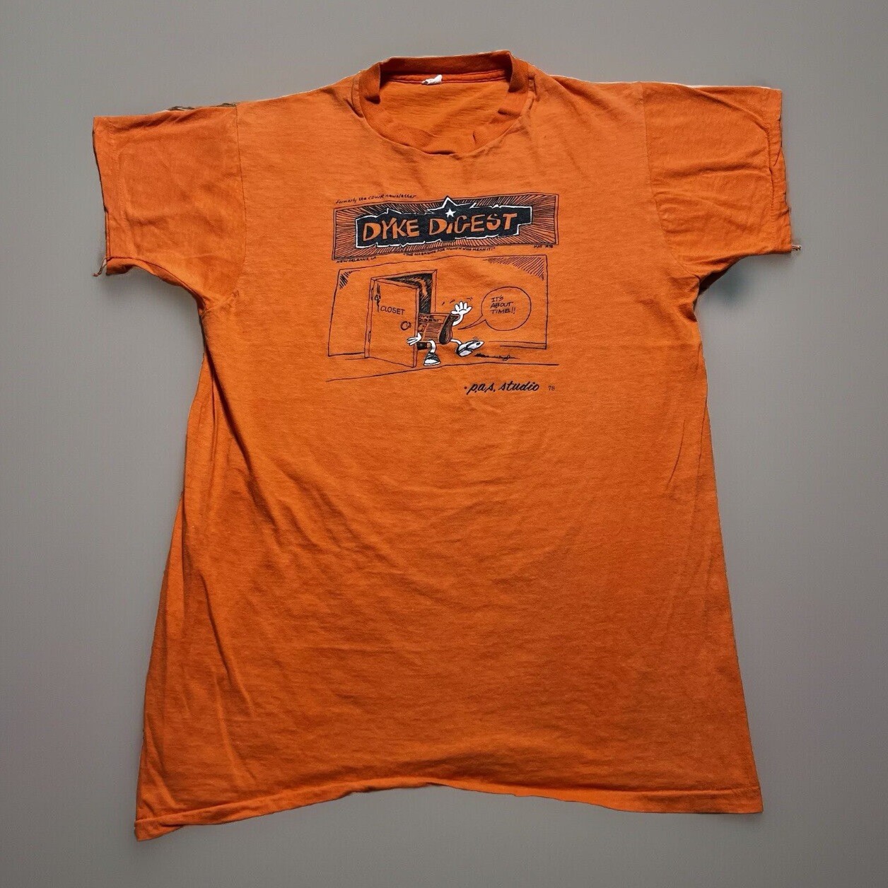 Vintage 1978 70s Dyke Digest CDWR Coming Out Newspaper Comic Shirt Size Large