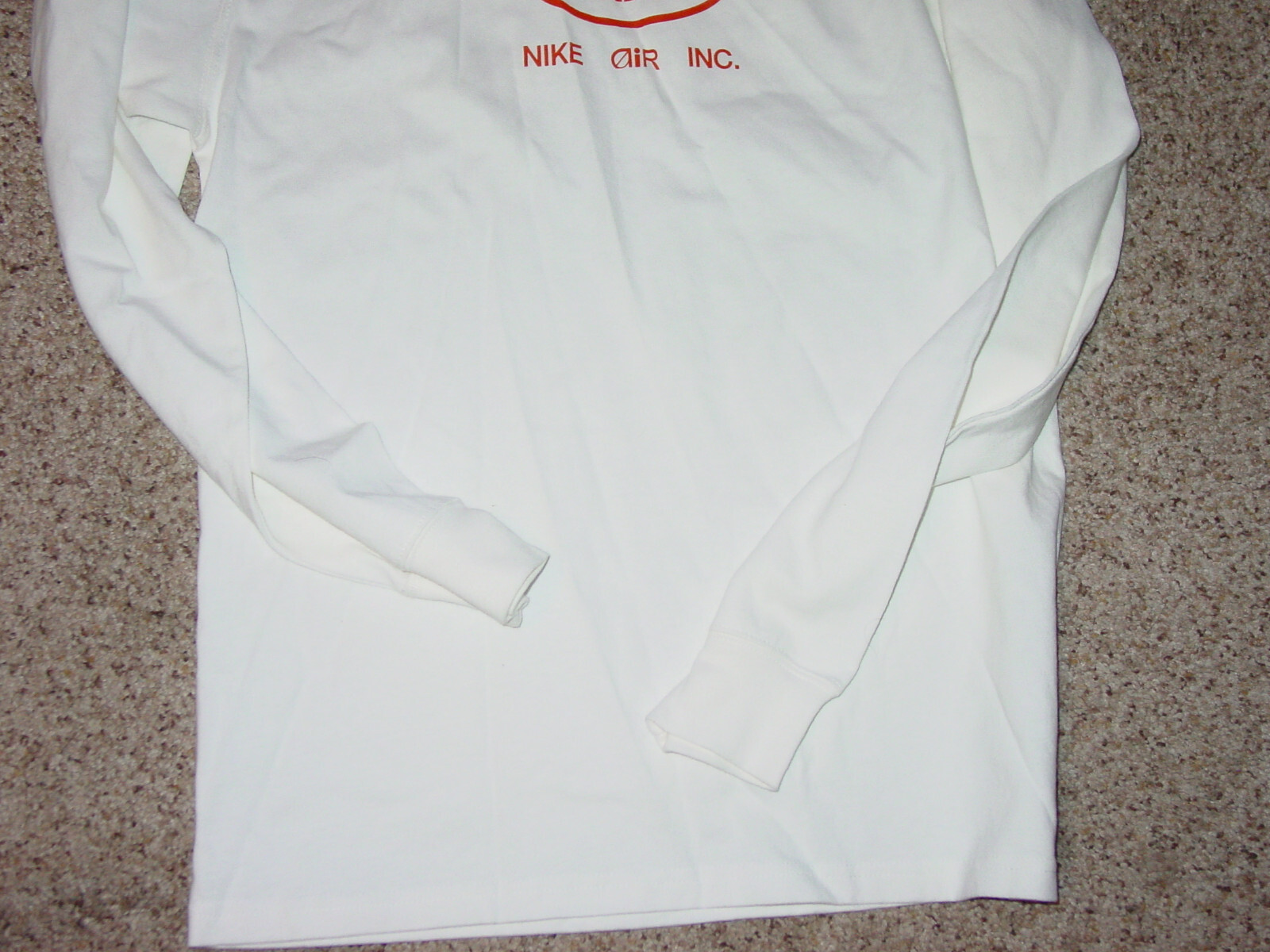 Mens Nike Graphics Sportswear FJ1087-133 Longsleeve Air, Inc. White Shirt Size S