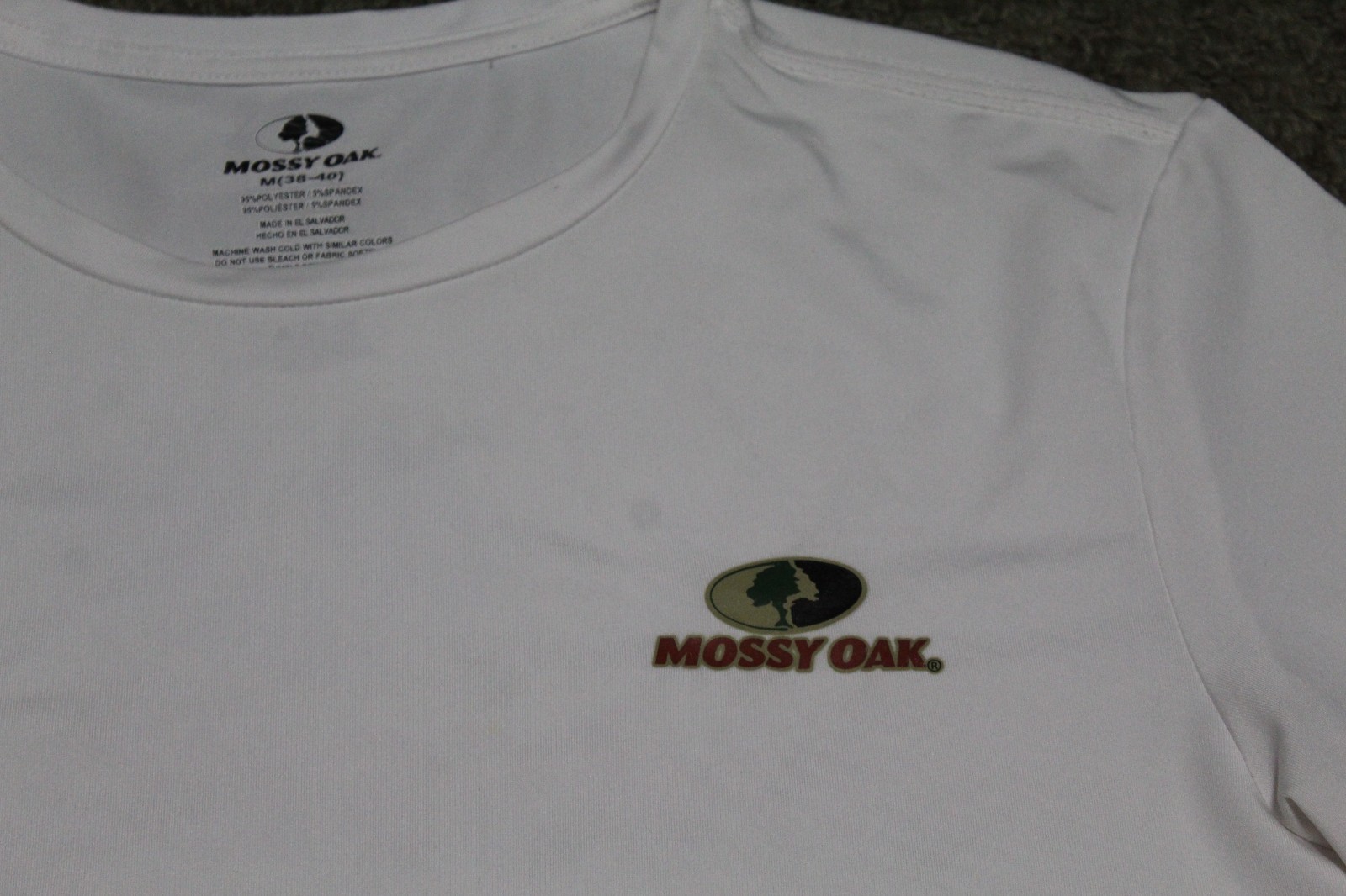 Mossy Oak Double Sided Polyester/Spandex Blend Athletic White T-Shirt Medium