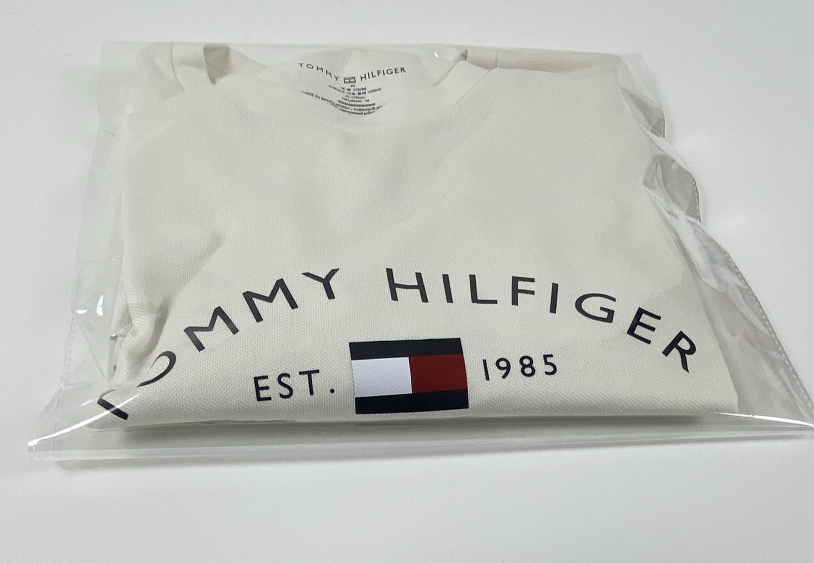 Tommy Hilfiger Men’s Crew Neck Short Sleeve Est. 1985 Flag Logo Tee M Beige