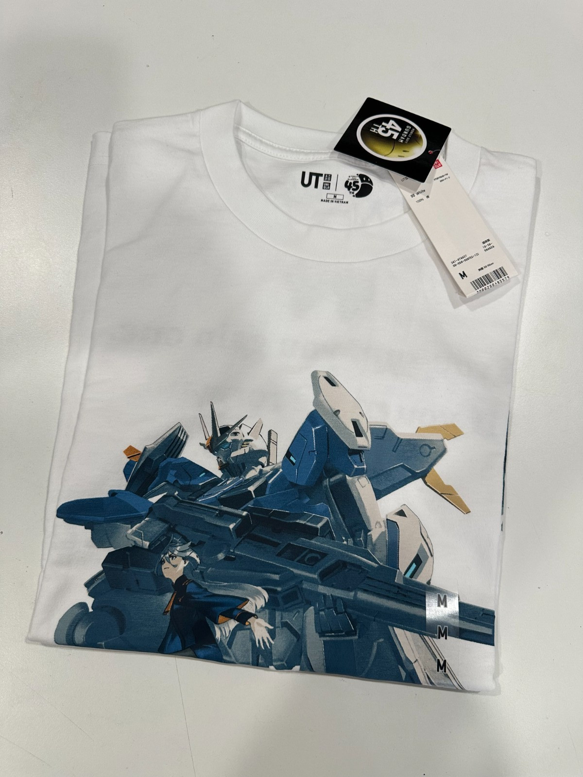 Brand NEW Uniqlo Mobile Suit GUNDAM 45th Anniversary UT Graphic T-Shirt Size: M