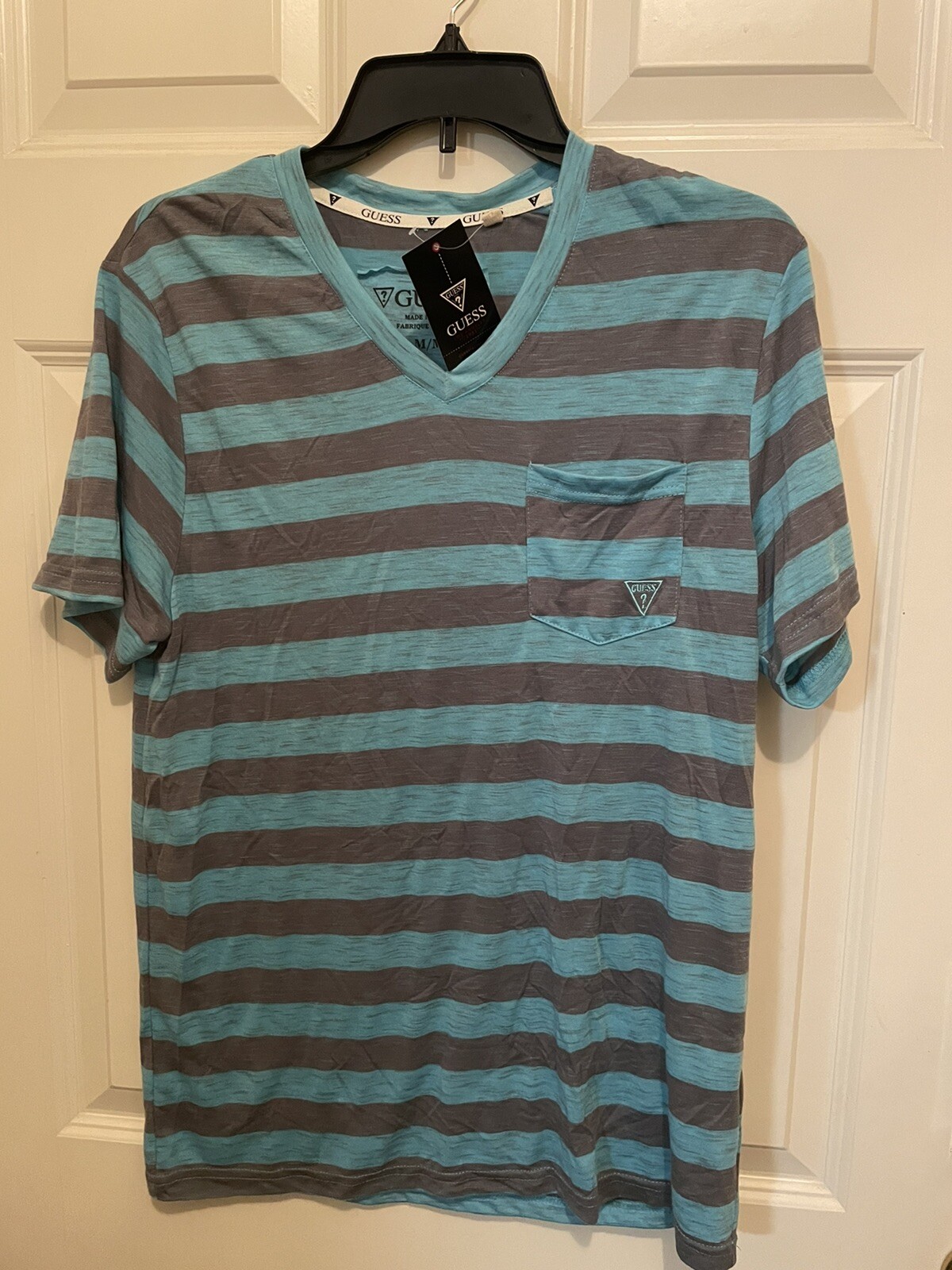 NWT Guess Jeans Striped V-neck Men’s pocket t-shirt thin design Sz M Teal/Gray