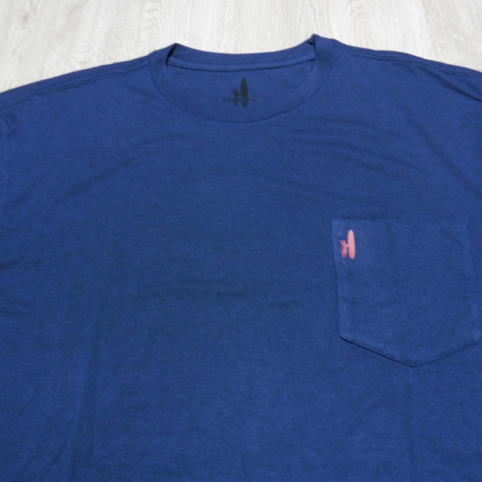 Johnnie-O Men’s L Surfer Stripes Crewneck T-Shirt Navy Blue SS 1 Pocket