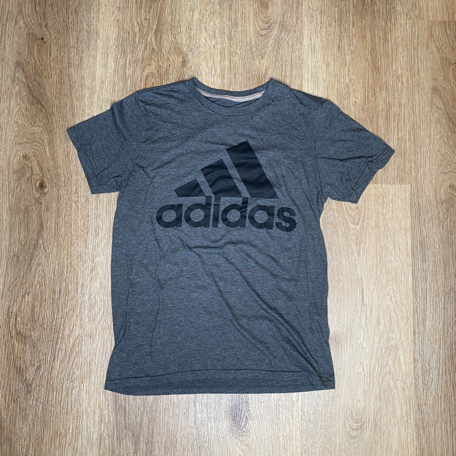 Adidas Go-To Performance Gray Men’s T-Shirt with Black Logo | Climate | Small