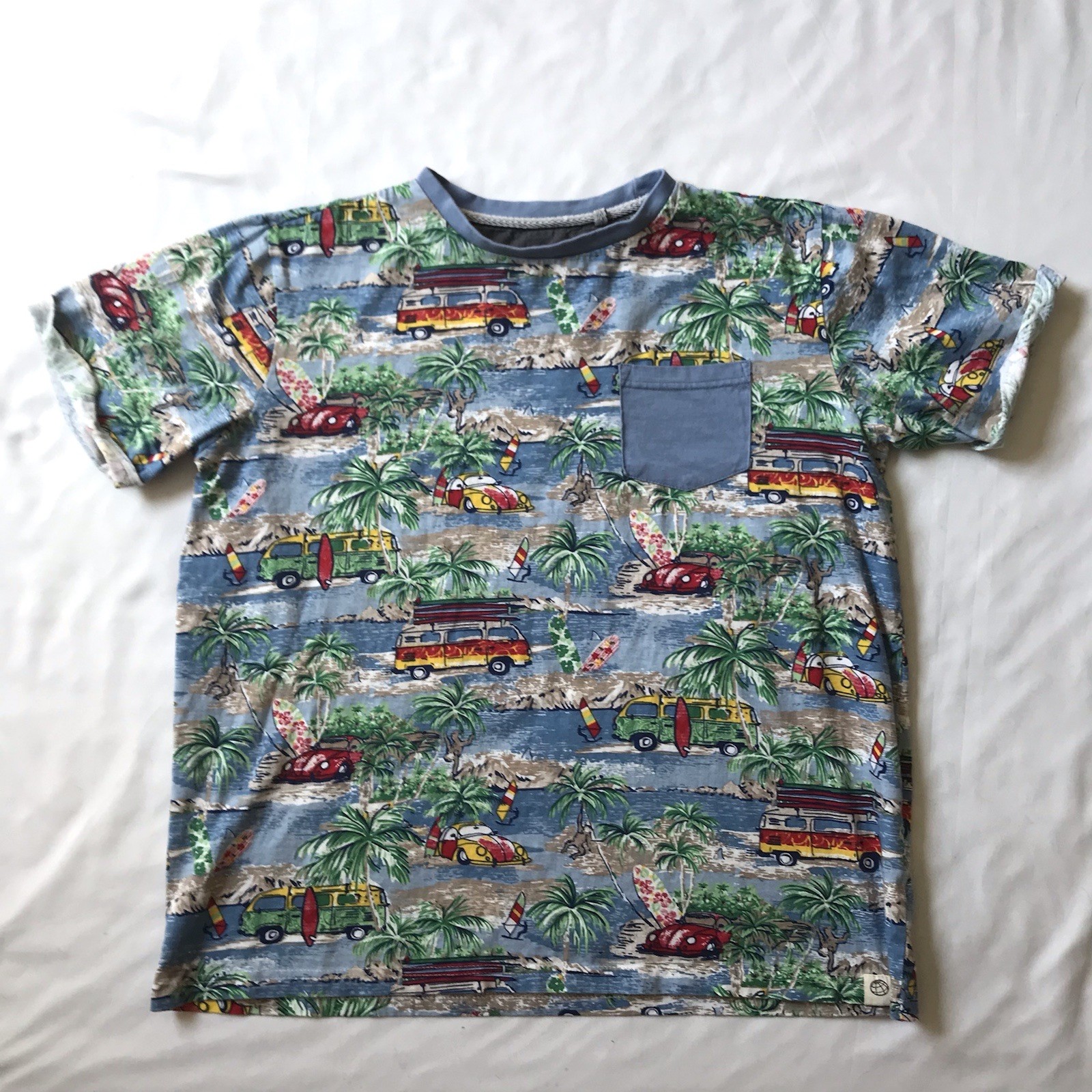 Free Planet Mens M T-Shirt Surf Board Palm Trees Beach Print Short Sleeve Cuff