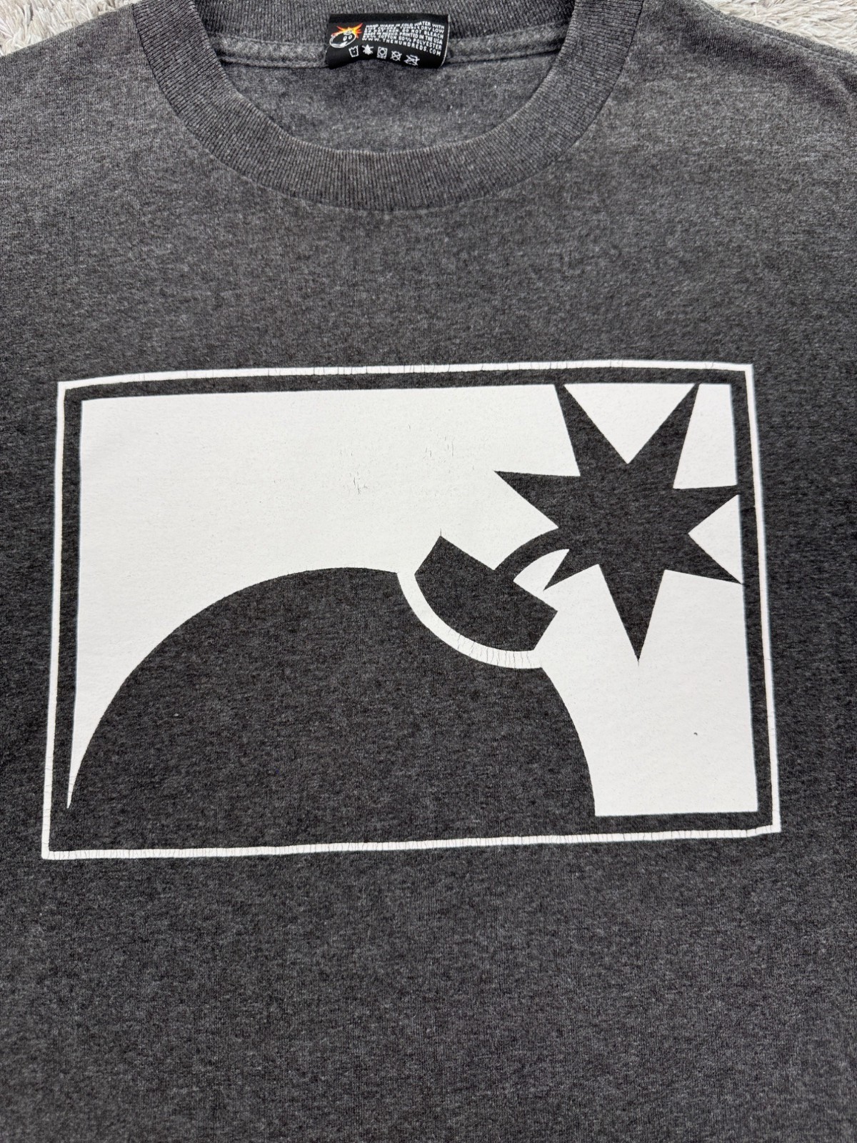 The Hundreds Shirt Men Medium Gray Graphic OG Bomb Logo Grudge Crewneck Y2K
