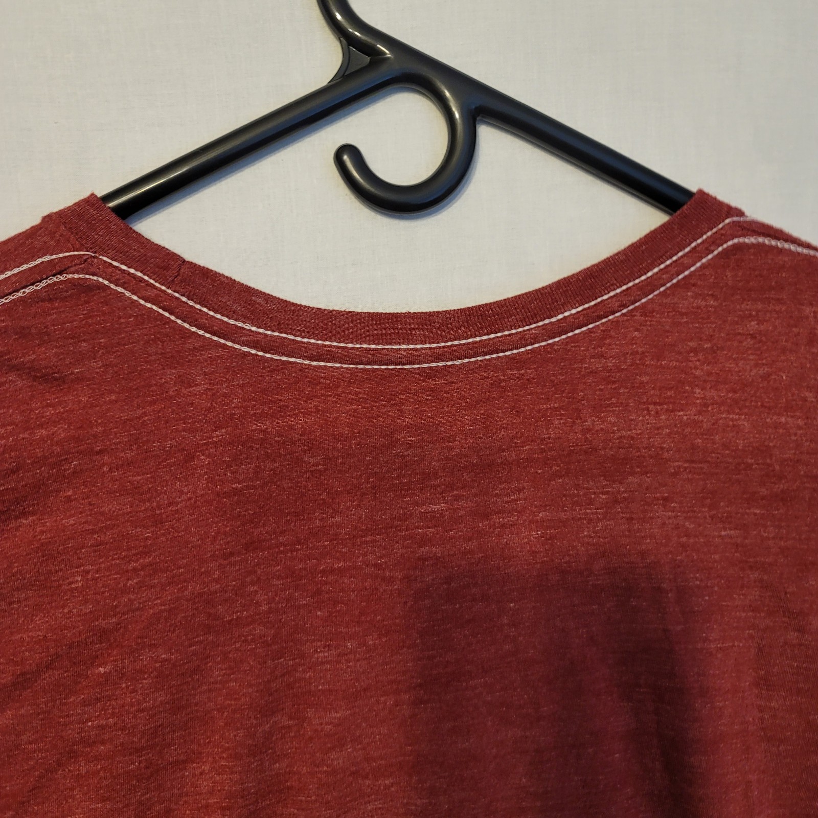 Billabong T-shirt M Wave Badge Logo Est 1973 Poly/Cotton/Rayon Brick Red V Good