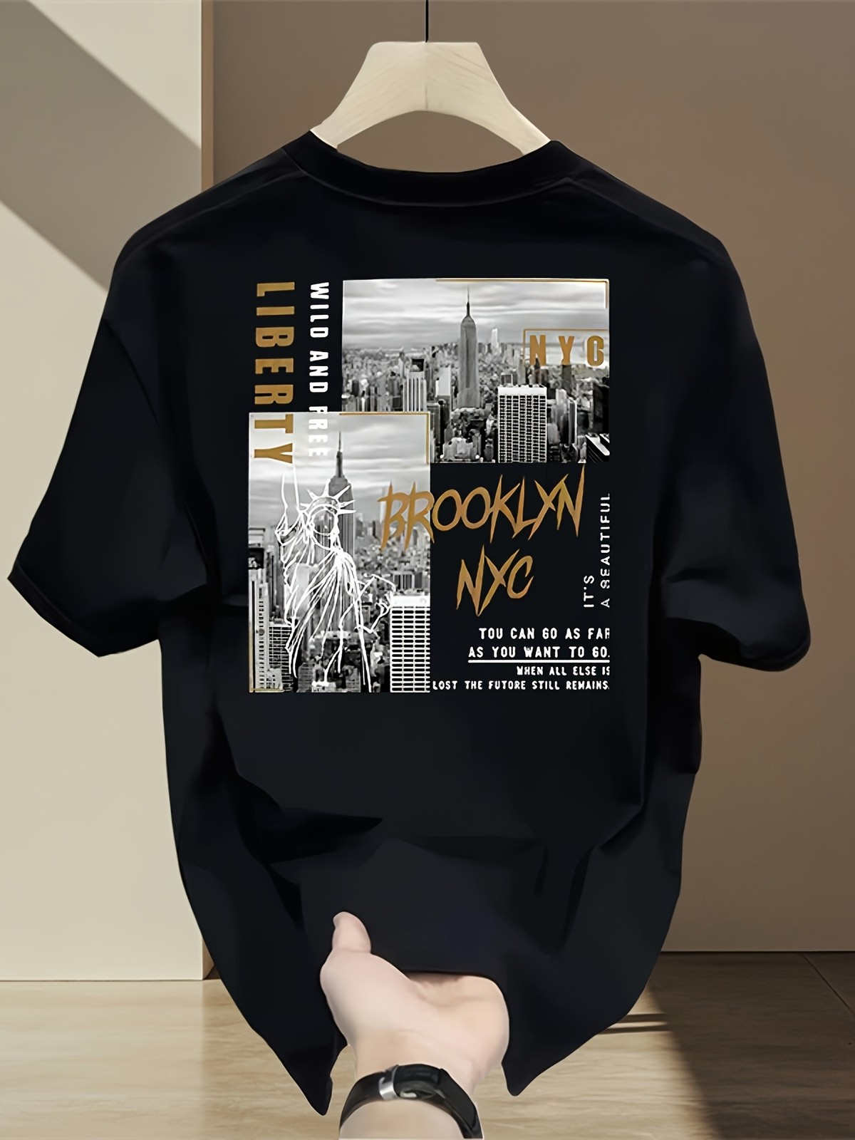 Men’S Retro New York City Graphic Tee – White Print of Brooklyn Bridge & Statu