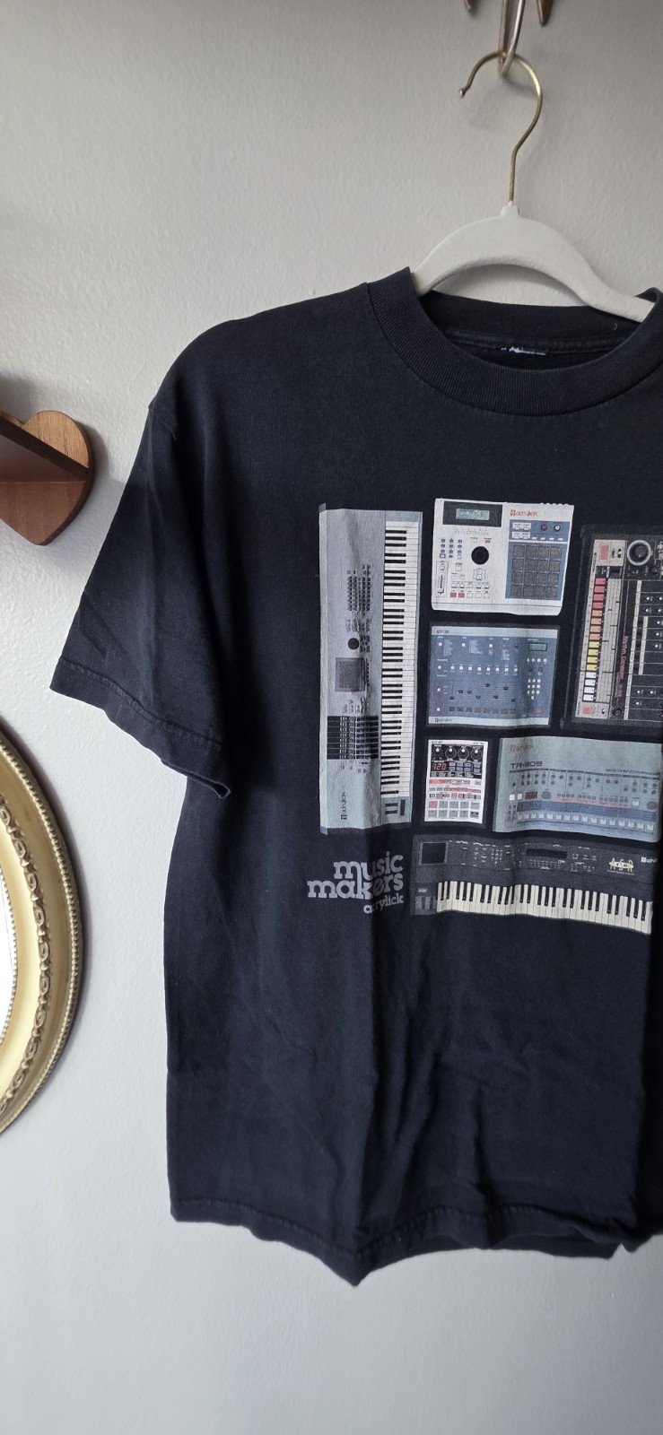 Black Graphic T-Shirt Medium Music Lover Casual Acrylic Music Makers Tee