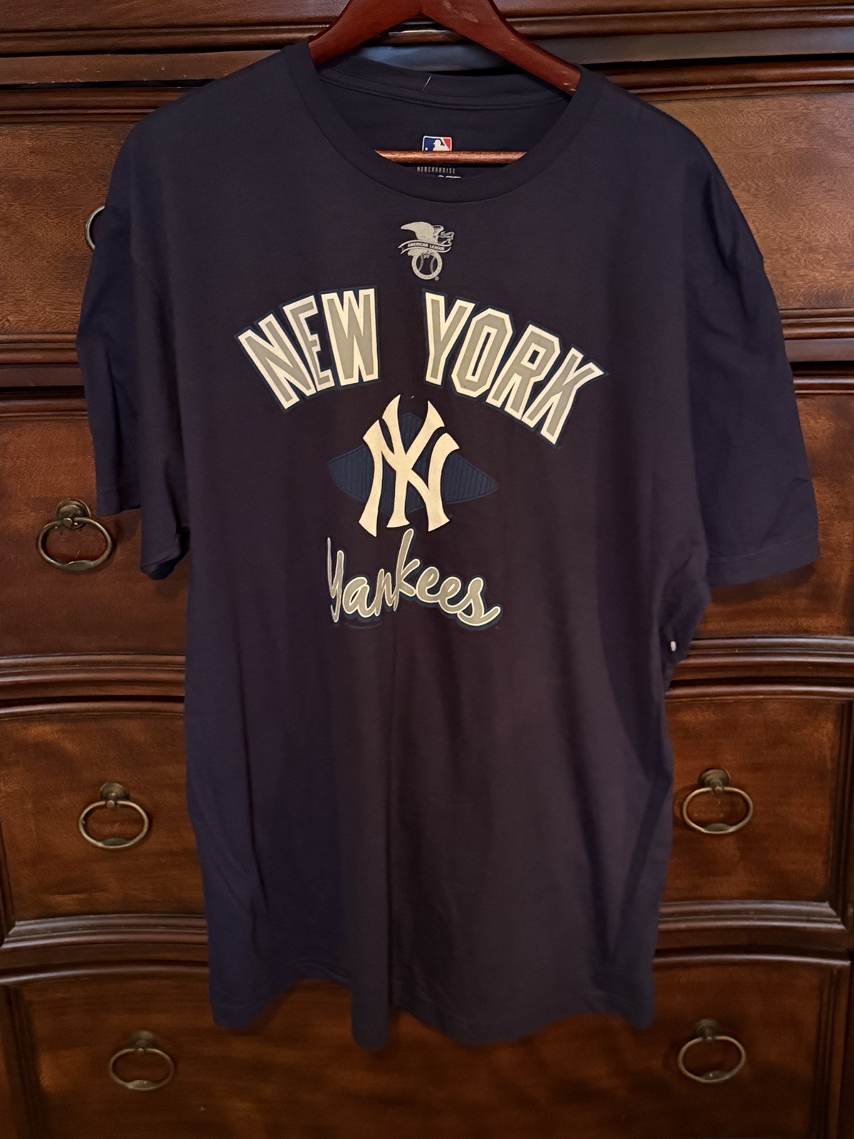 Men’s MLB Genuine Merchandise – New York Yankees Navy Soft T-Shirt Size 2XL NWT