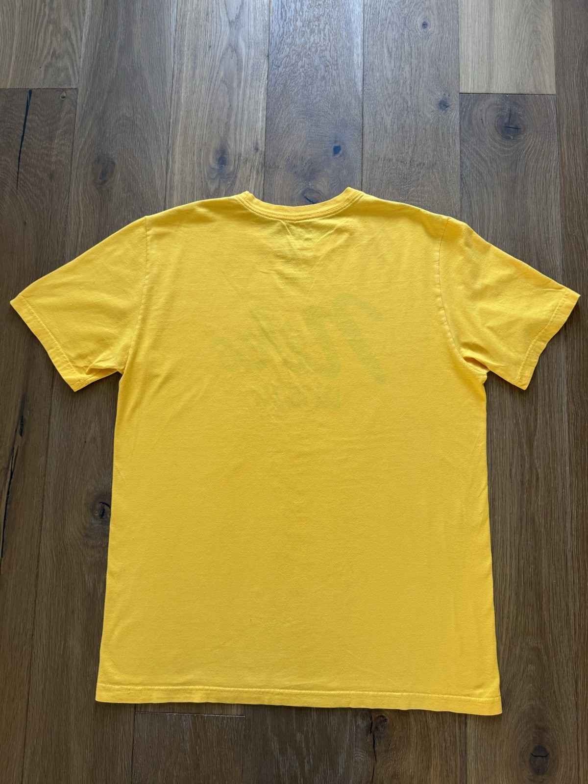 Nike Men’s Yellow Graphic T-Shirt Large EST 1972 Script Logo Sportswear Tee