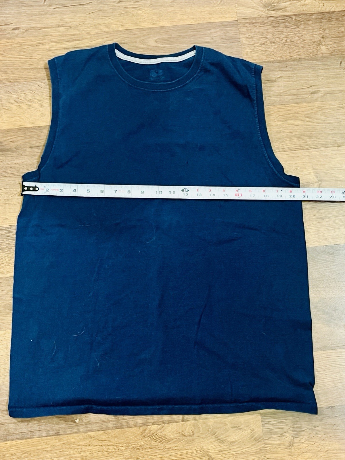 Fruit of the Loom Men’s Navy Muscle Tee Tag Free Design 💯 % Cotton Pre Shrunk