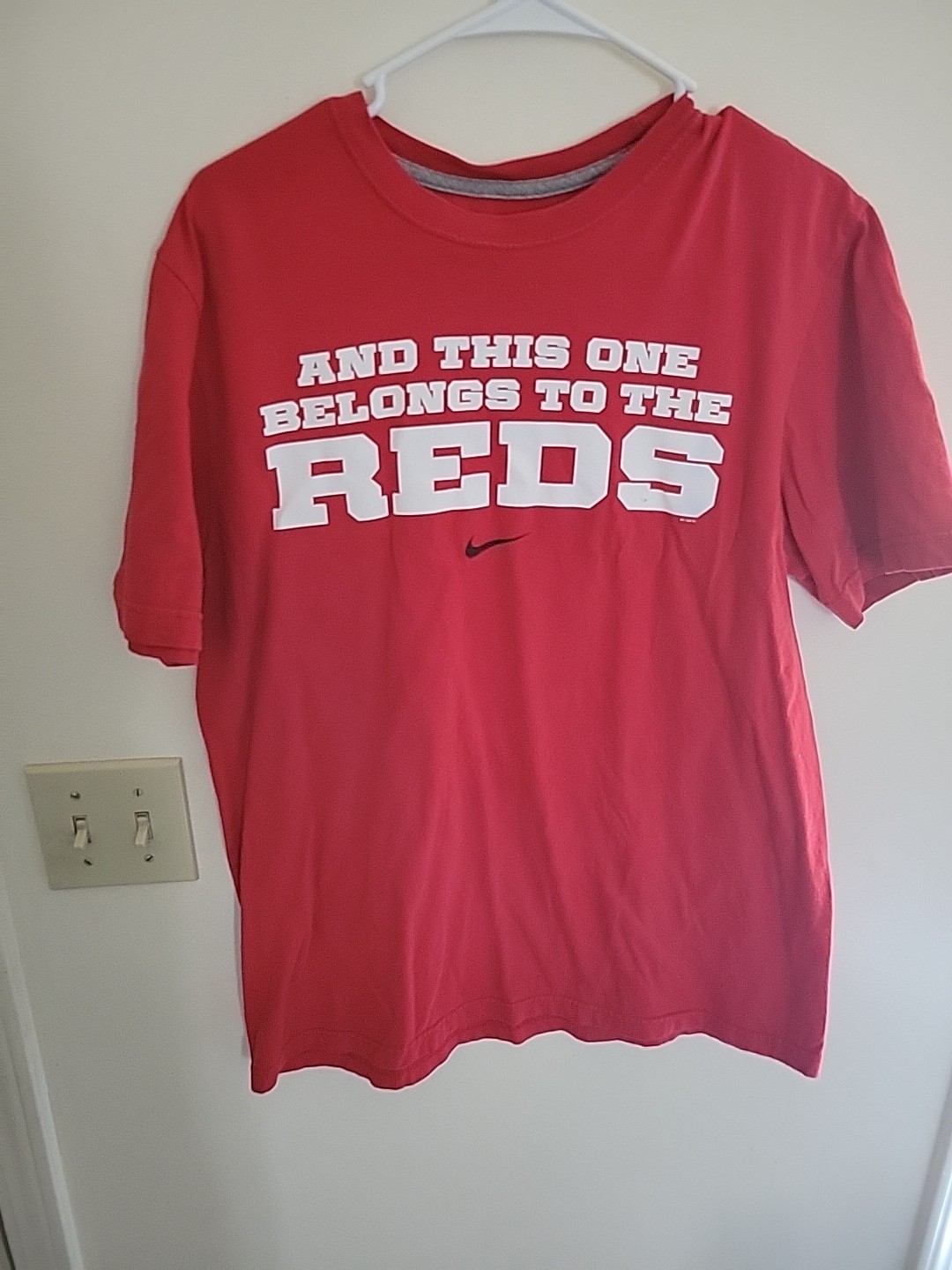 Nike Cincinnati Reds Red T-Shirt Size L And This One Belongs To The Reds MLB NL