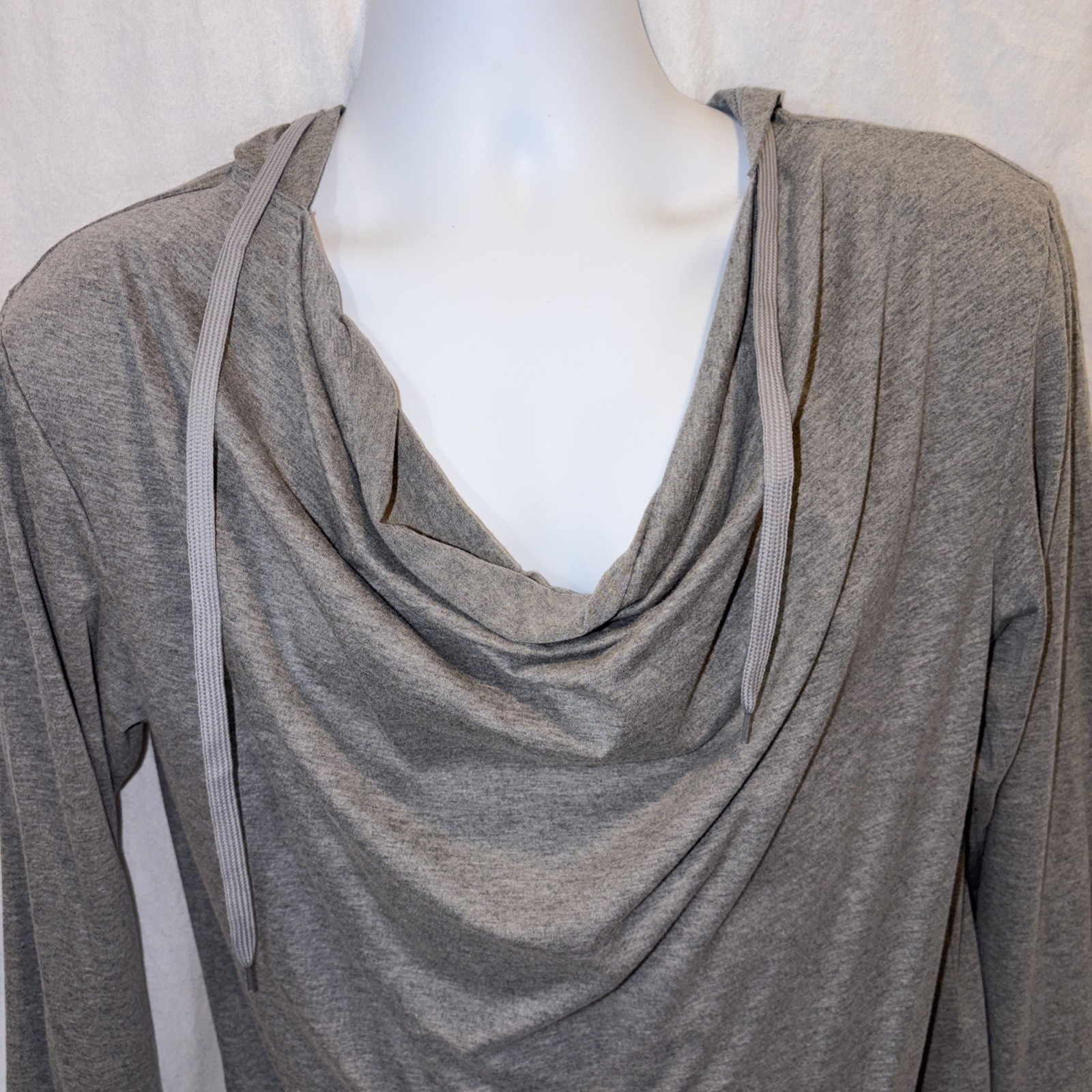 Gently Used Men’s Coofandy Gray Hooded Draped Neck Long Sleeve T Shirt Size Smal
