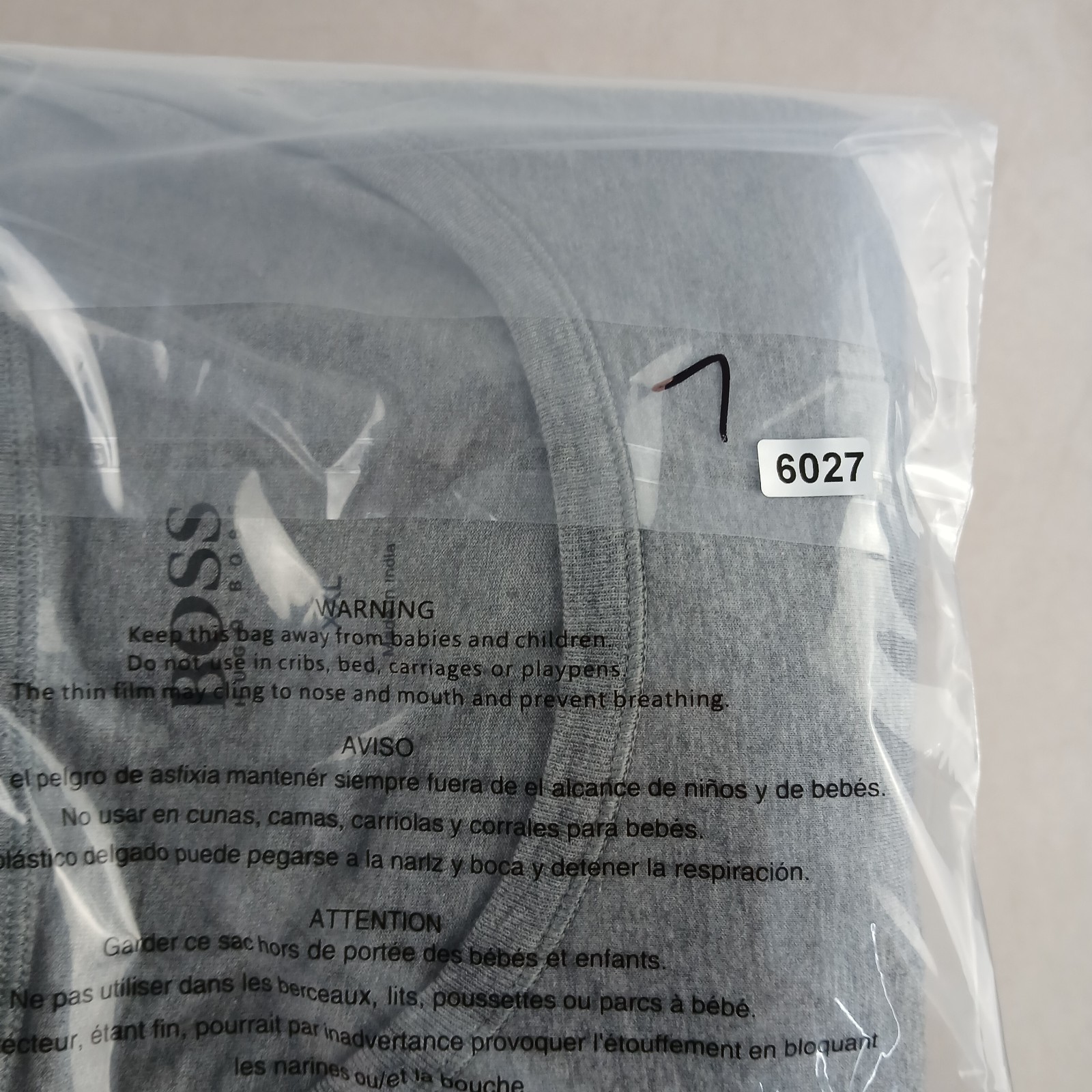 Hugo Boss XXL Mens T Shirt 22×30 Wide Neck Gray Embroidered Logo ** Fits Medium
